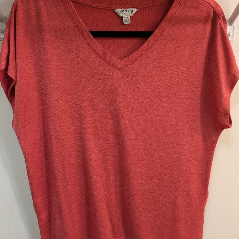 Orvis Women's V-Neck Top - Coral/Pink